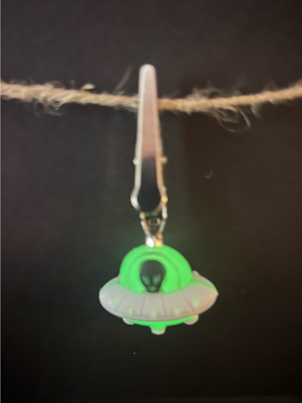 Glow in Dark Alien UFO Roach Clip